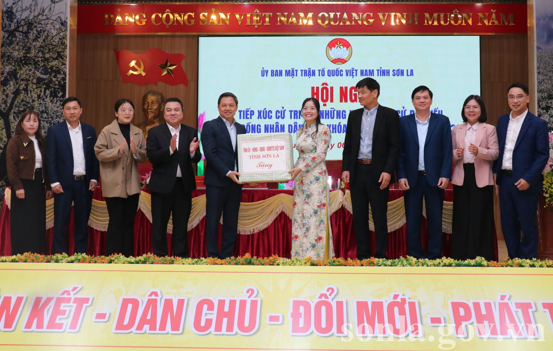 anh tin bai